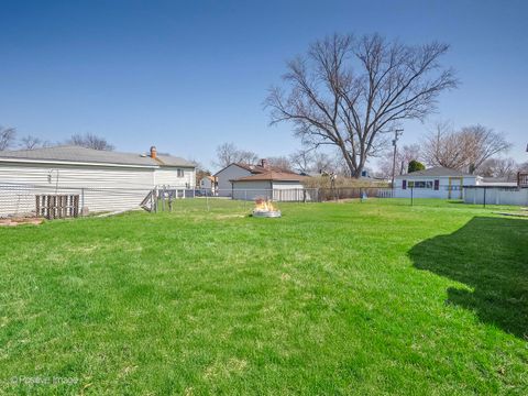 Tiny photo for 266 Marilyn Avenue, Glendale Heights, IL 60139 (MLS # 12590614)