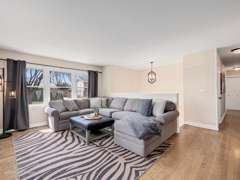 Tiny photo for 266 Marilyn Avenue, Glendale Heights, IL 60139 (MLS # 12590614)