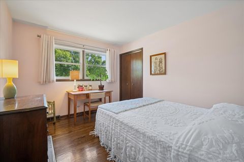 Tiny photo for 1014 S Grace Street, Mount Prospect, IL 60056 (MLS # 12447465)