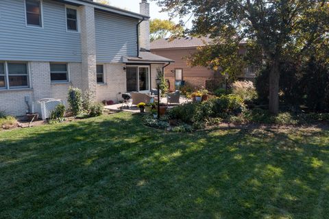 Tiny photo for 1014 S Grace Street, Mount Prospect, IL 60056 (MLS # 12447465)
