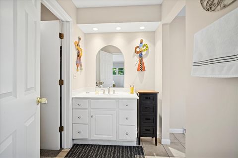 Tiny photo for 1014 S Grace Street, Mount Prospect, IL 60056 (MLS # 12447465)