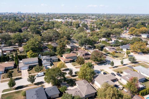 Tiny photo for 1014 S Grace Street, Mount Prospect, IL 60056 (MLS # 12447465)