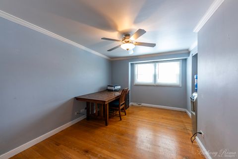 Tiny photo for 533 N Beck Road, Lindenhurst, IL 60046 (MLS # 12554120)