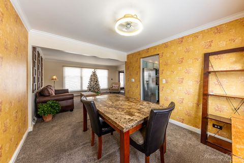 Tiny photo for 533 N Beck Road, Lindenhurst, IL 60046 (MLS # 12554120)