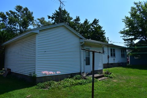Tiny photo for 211 N Monroe Street, Flanagan, IL 61740 (MLS # 12442791)