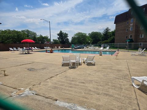 Tiny photo for 220 S Roselle Road #224, Schaumburg, IL 60193 (MLS # 12577896)