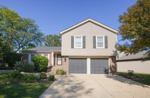 Tiny photo for 2671 Longview Drive, Lisle, IL 60532 (MLS # 12489279)