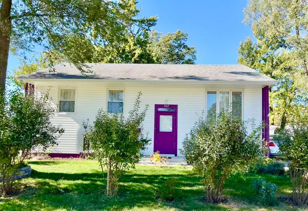 Photo for 502 RAMBLER Lane, Streamwood, IL 60107 (MLS # 12503824)