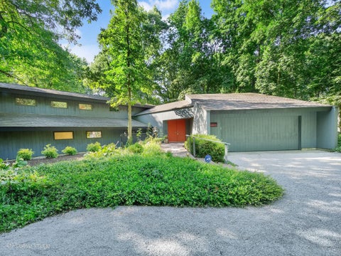 Photo of 29W015 Forest Lane, Warrenville, IL 60555 (MLS # 12705237)