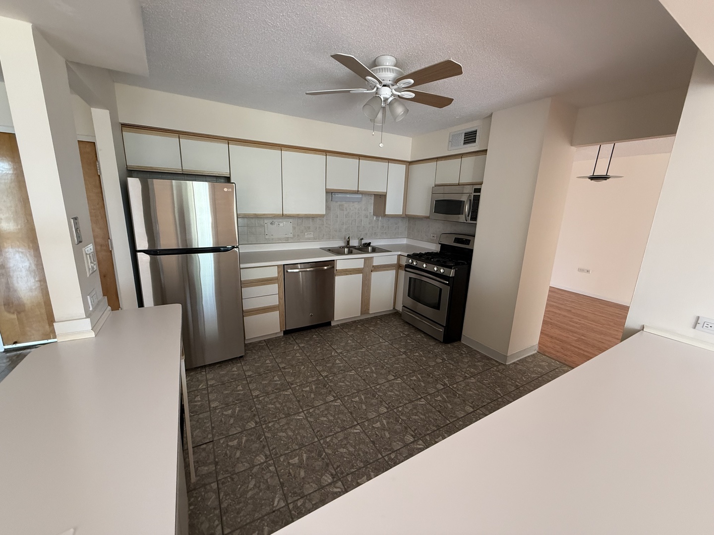 8809 W Golf Road 3D