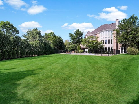 Tiny photo for 151 Palmer Circle, Vernon Hills, IL 60061 (MLS # 12713894)