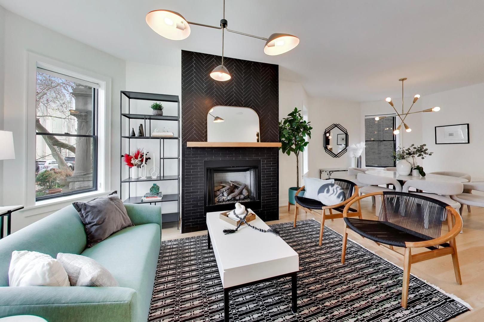 2712 N Francisco Avenue