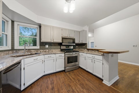 Tiny photo for 929 Alton Court, Winthrop Harbor, IL 60096 (MLS # 12722204)