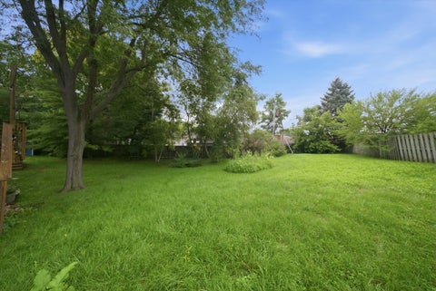 Tiny photo for 929 Alton Court, Winthrop Harbor, IL 60096 (MLS # 12722204)