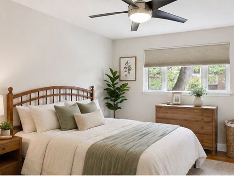 Tiny photo for 6828 N Greenview Avenue #2S, Chicago, IL 60626 (MLS # 12634641)