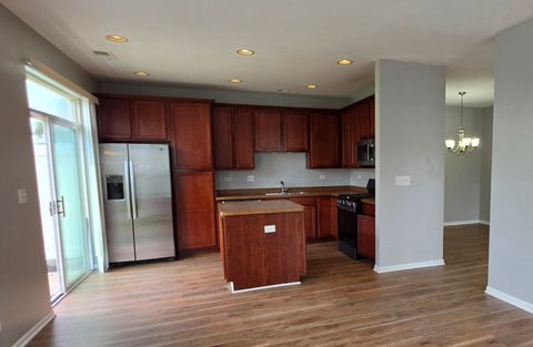 Tiny photo for 385 Bluegrass Parkway, Oswego, IL 60543 (MLS # 12674445)
