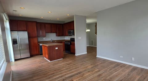 Tiny photo for 385 Bluegrass Parkway, Oswego, IL 60543 (MLS # 12674445)
