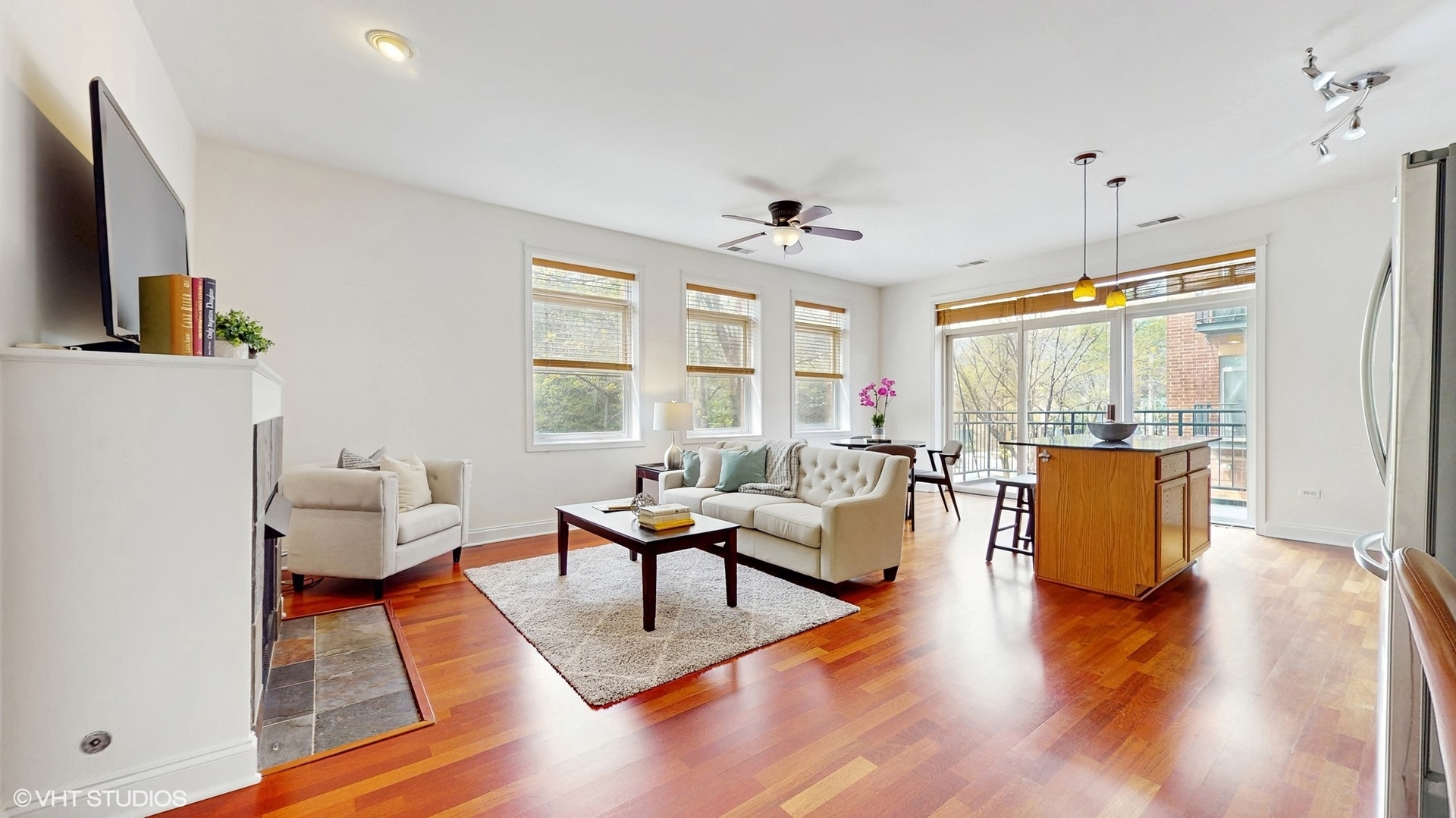 2320 W Saint Paul Avenue 204
