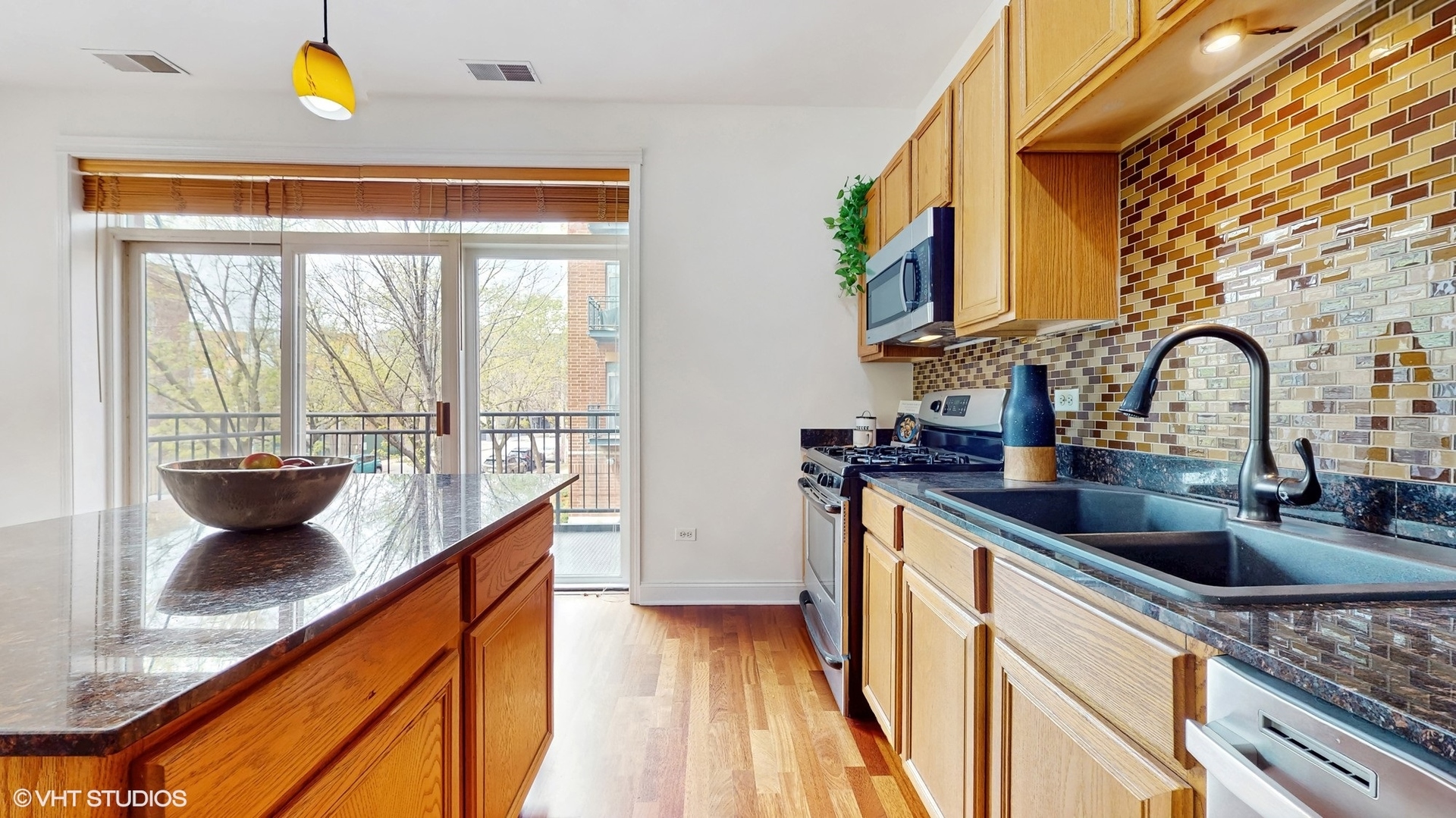 2320 W Saint Paul Avenue 204