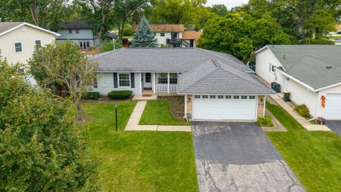 Tiny photo for 212 Wellington Avenue, Elk Grove Village, IL 60007 (MLS # 12784270)