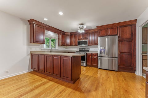 Tiny photo for 212 Wellington Avenue, Elk Grove Village, IL 60007 (MLS # 12784270)