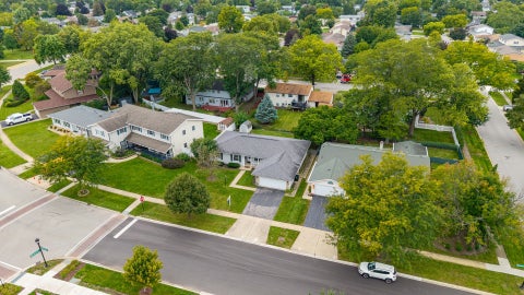 Tiny photo for 212 Wellington Avenue, Elk Grove Village, IL 60007 (MLS # 12784270)