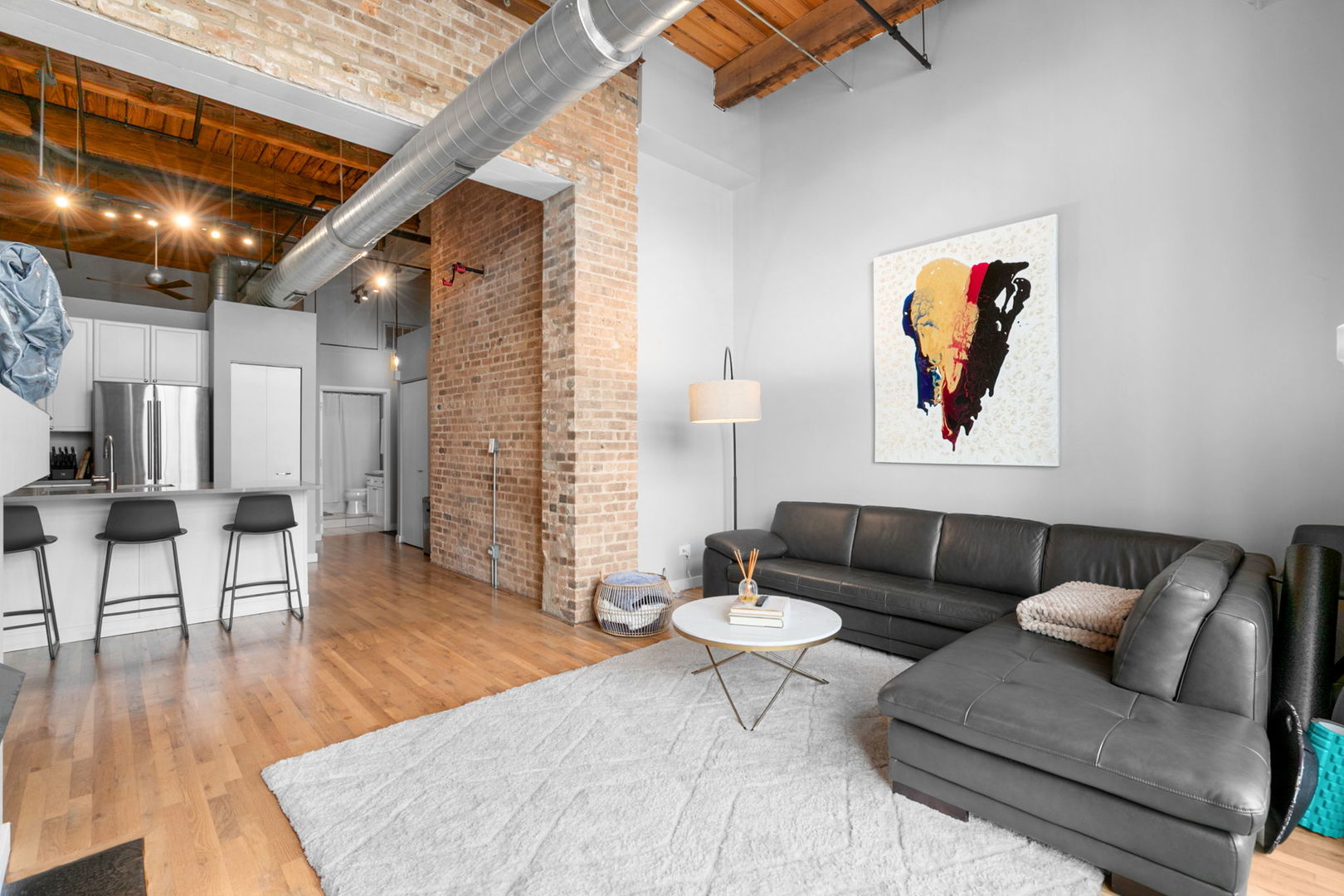 1918 S Michigan Avenue 307