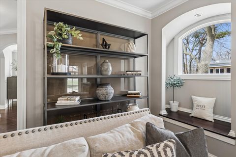 Tiny photo for 321 N Kenilworth Avenue, Glen Ellyn, IL 60137 (MLS # 12569638)