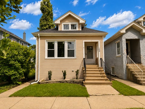 Tiny photo for 1030 Lyman Avenue, Oak Park, IL 60304 (MLS # 12719386)