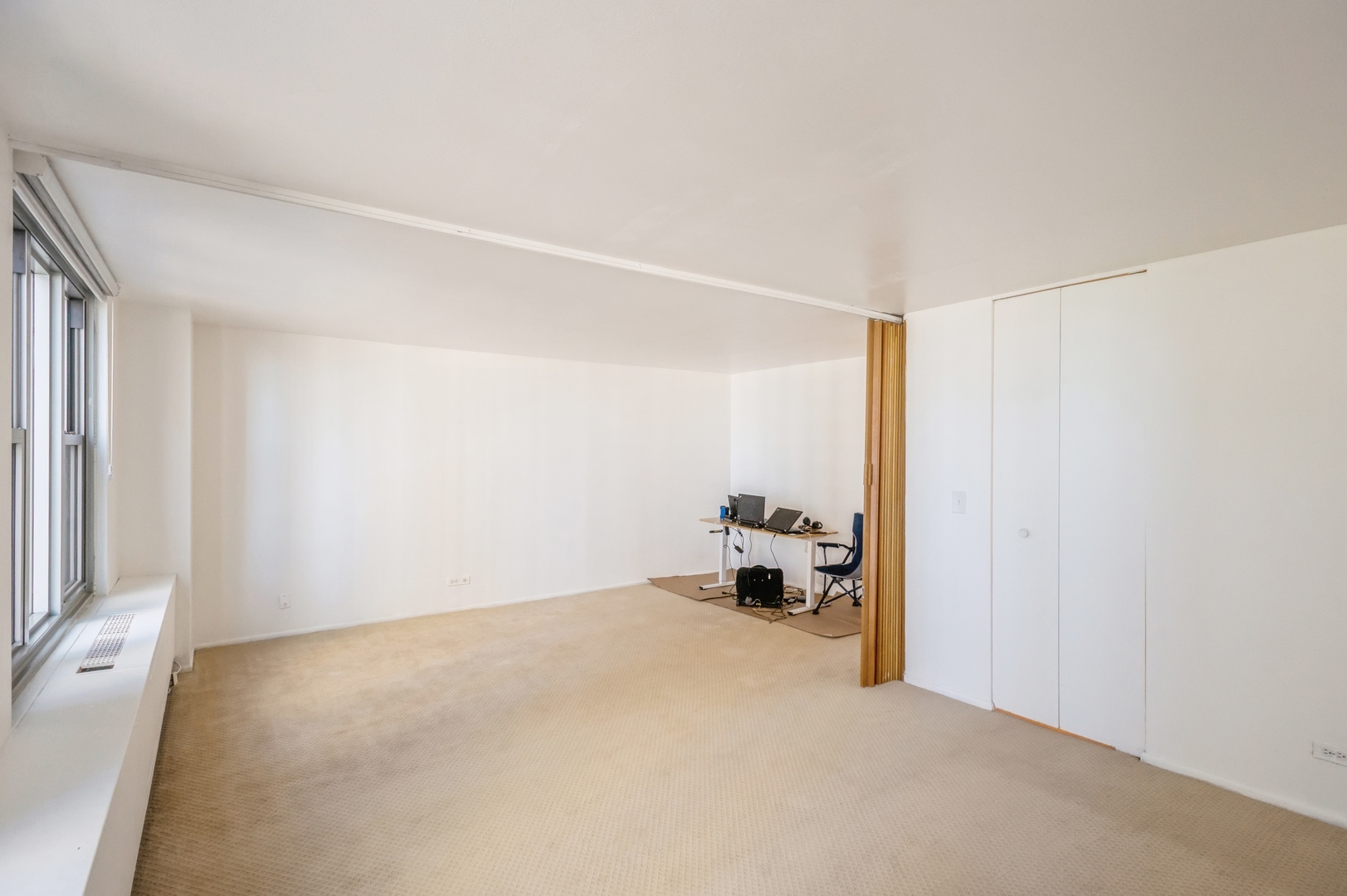 400 E RANDOLPH Street 1421