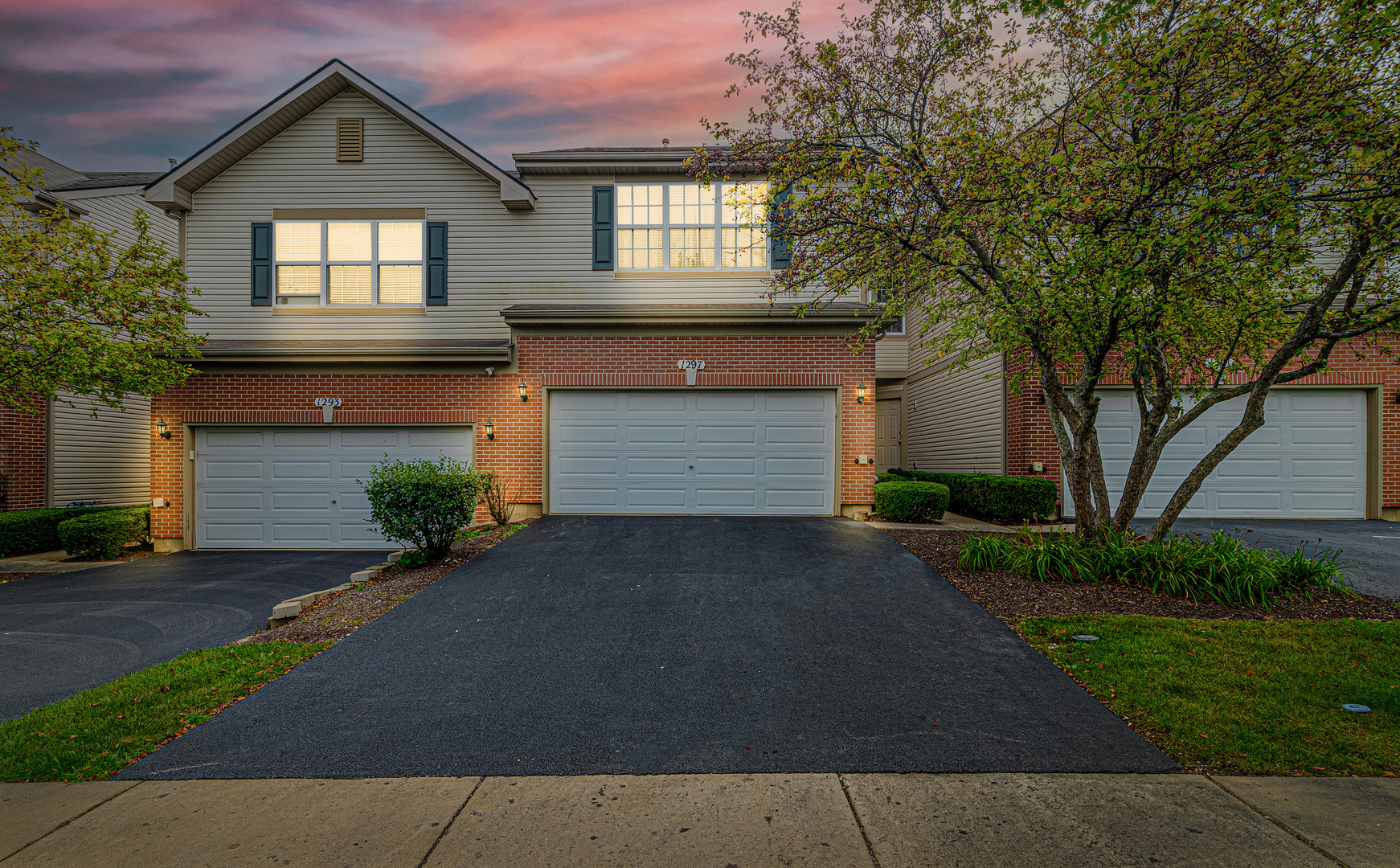 View Round Lake, IL 60073 townhome