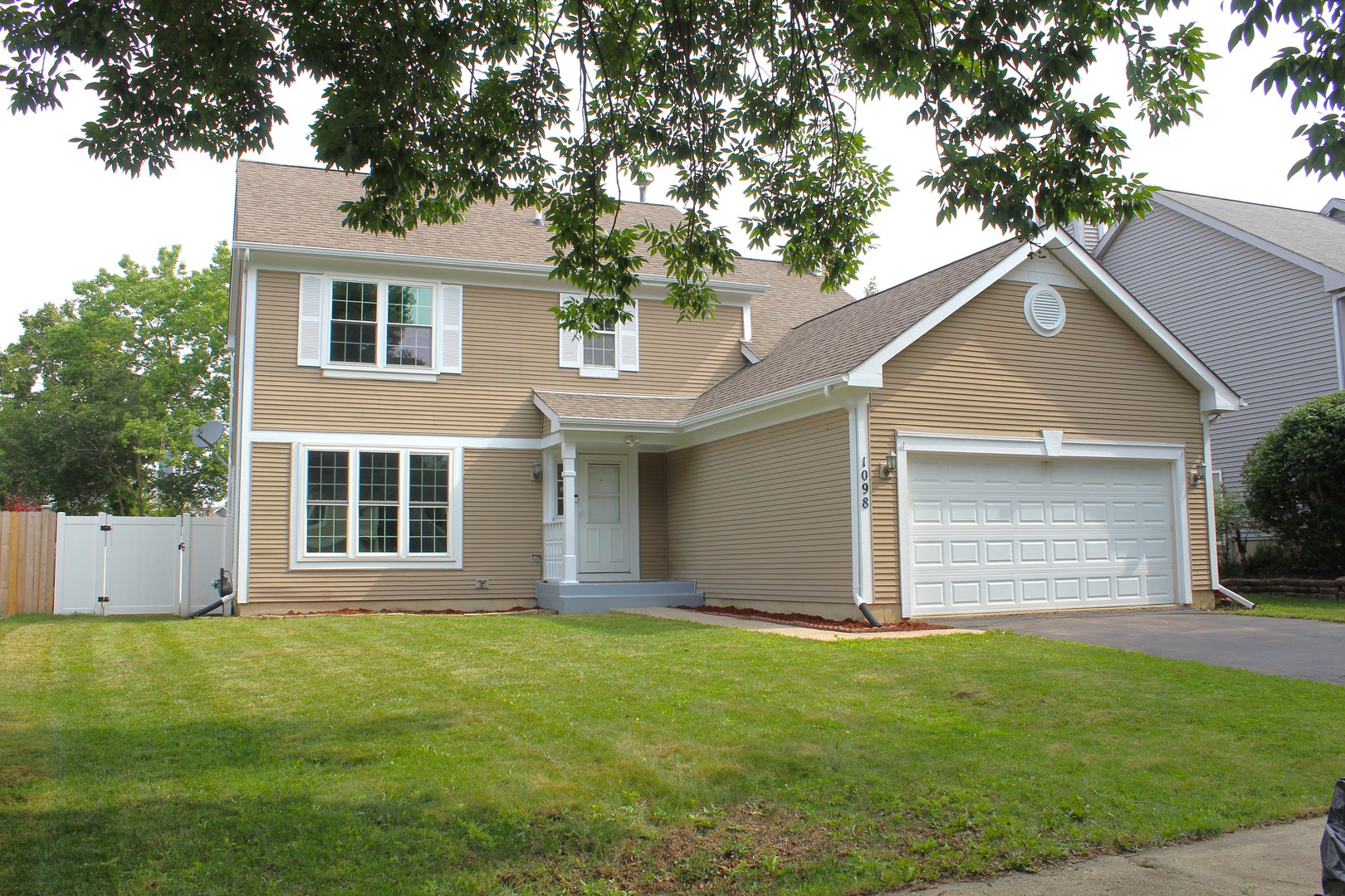 1098 Clover Hill Lane