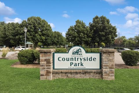 Tiny photo for 5811 Longview Drive, Countryside, IL 60525 (MLS # 12396909)