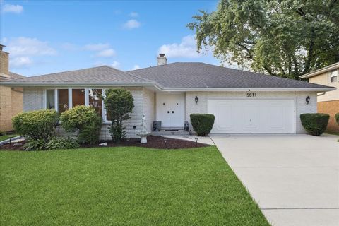 Photo of 5811 Longview Drive, Countryside, IL 60525 (MLS # 12396909)