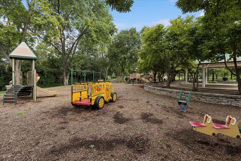 Tiny photo for 5811 Longview Drive, Countryside, IL 60525 (MLS # 12396909)