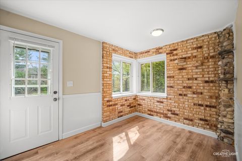 Tiny photo for 6110 Hilly Way, Oakwood Hills, IL 60013 (MLS # 12618594)