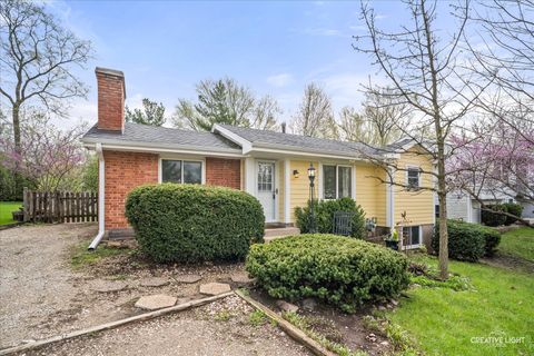 Photo of 6110 Hilly Way, Oakwood Hills, IL 60013 (MLS # 12618594)