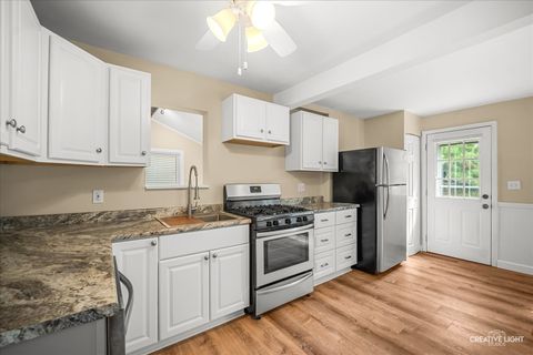 Tiny photo for 6110 Hilly Way, Oakwood Hills, IL 60013 (MLS # 12618594)