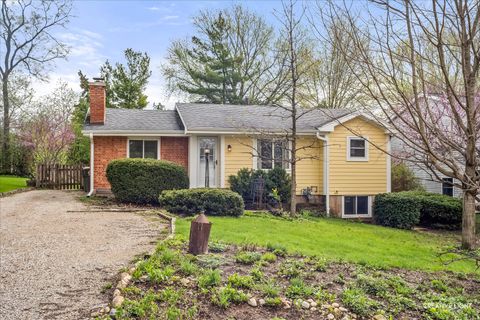 Tiny photo for 6110 Hilly Way, Oakwood Hills, IL 60013 (MLS # 12618594)