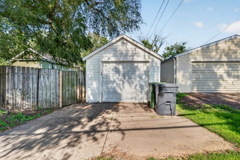 Tiny photo for 823 Pershing Boulevard, Clinton, IA 52732 (MLS # 12746551)