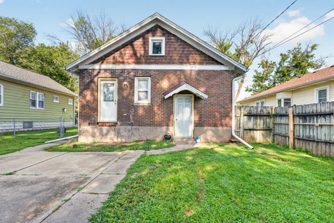 Tiny photo for 823 Pershing Boulevard, Clinton, IA 52732 (MLS # 12746551)