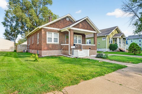 Tiny photo for 823 Pershing Boulevard, Clinton, IA 52732 (MLS # 12746551)