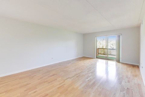 Tiny photo for 502 Redondo Drive #205, Downers Grove, IL 60516 (MLS # 12492295)