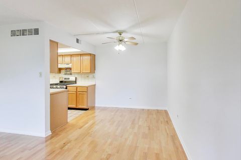 Tiny photo for 502 Redondo Drive #205, Downers Grove, IL 60516 (MLS # 12492295)