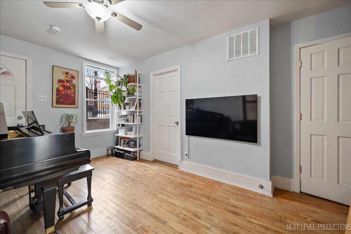 2142 W 18th Street