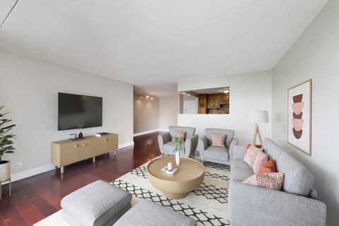 Tiny photo for 2015 S Finley Road #512, Lombard, IL 60148 (MLS # 12712843)