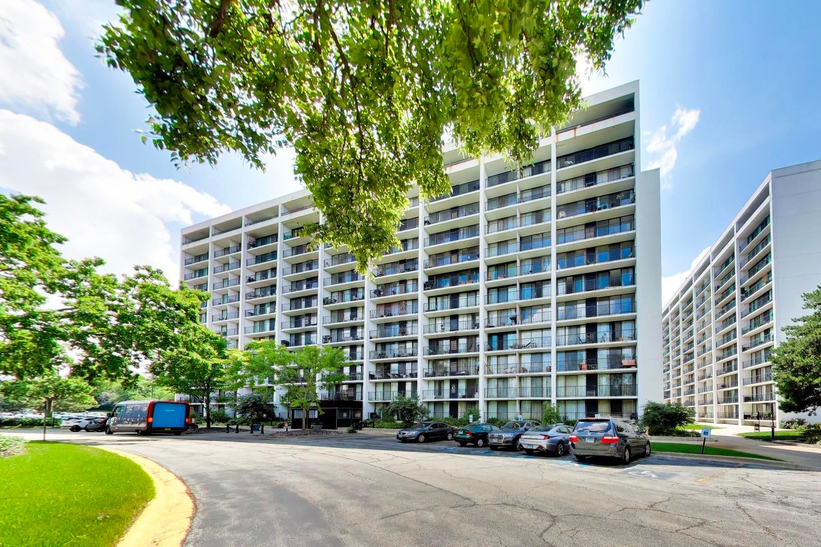 2015 S Finley Road 512