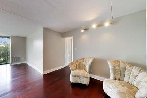 Tiny photo for 2015 S Finley Road #512, Lombard, IL 60148 (MLS # 12712843)