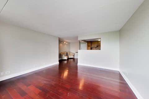 Tiny photo for 2015 S Finley Road #512, Lombard, IL 60148 (MLS # 12712843)