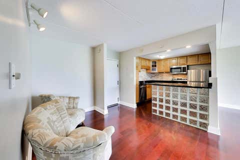 Tiny photo for 2015 S Finley Road #512, Lombard, IL 60148 (MLS # 12712843)